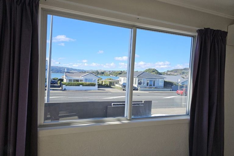 Photo of property in 35-37 Mana Esplanade, Paremata, Porirua, 5026
