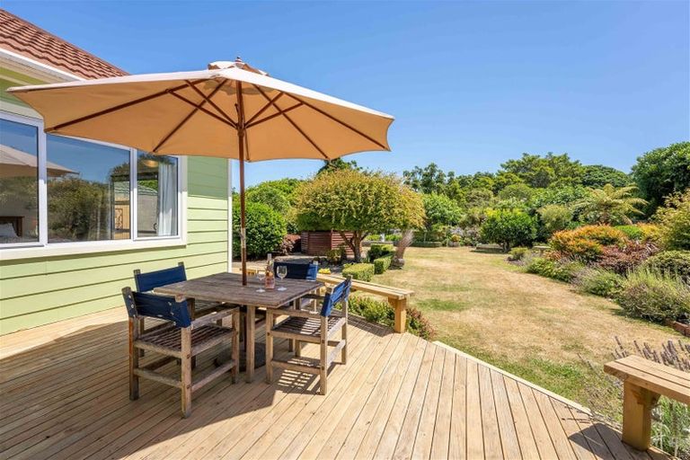 Photo of property in 121 Belvedere Avenue, Waikanae, 5036