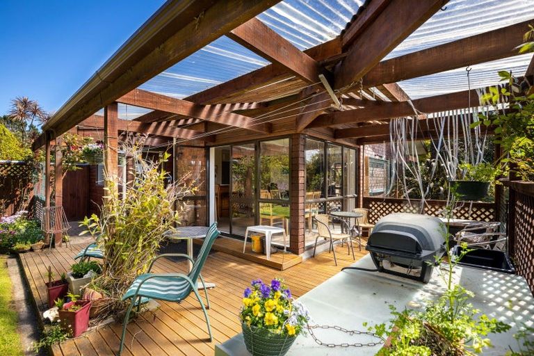 Photo of property in 2 Byron Place, Whalers Gate, New Plymouth, 4310