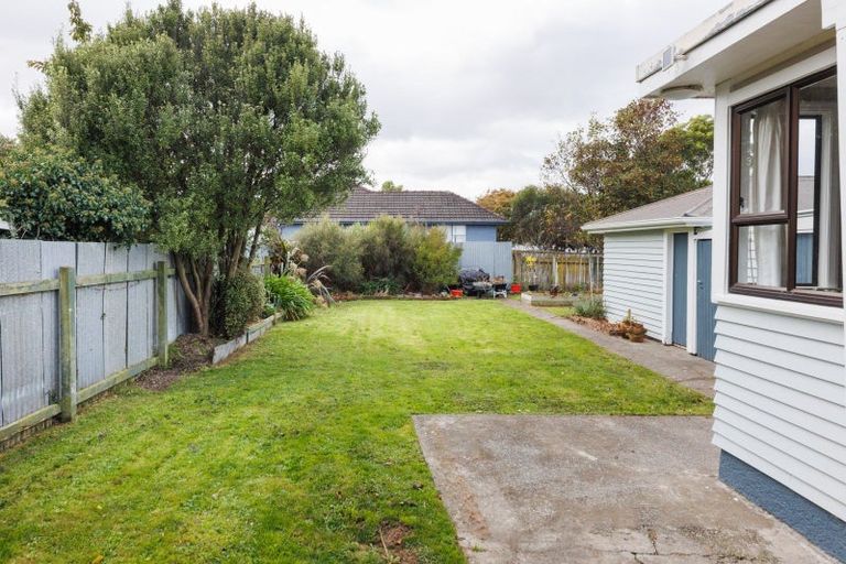 Photo of property in 11 Montrose Place, Takaro, Palmerston North, 4412