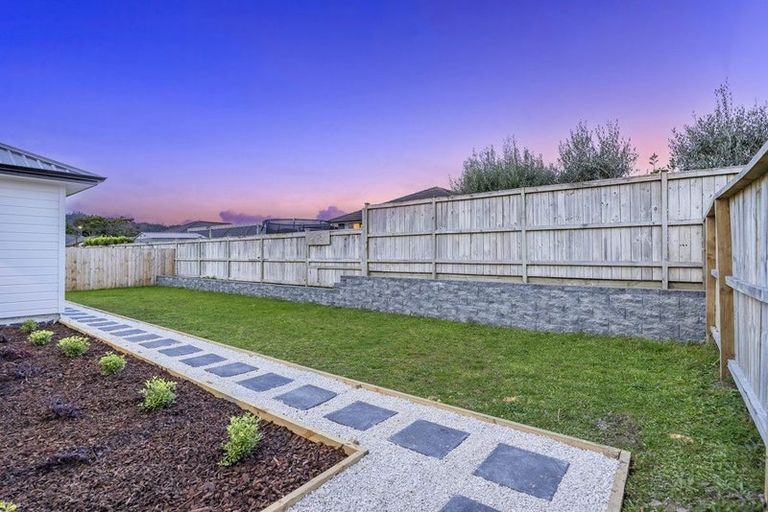 Photo of property in 5 Cutfield Lane, Kumeu, 0810