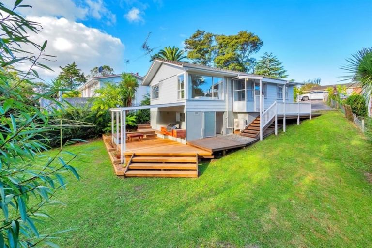 Photo of property in 28 Mawney Road, Henderson, Auckland, 0610
