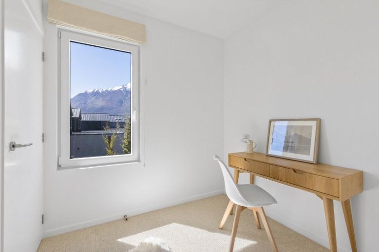 Photo of property in 22 Soudley Court, Jacks Point, Queenstown, 9371