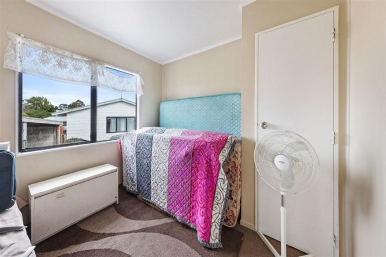 Photo of property in 1/11 Igloo Place, Red Hill, Papakura, 2110