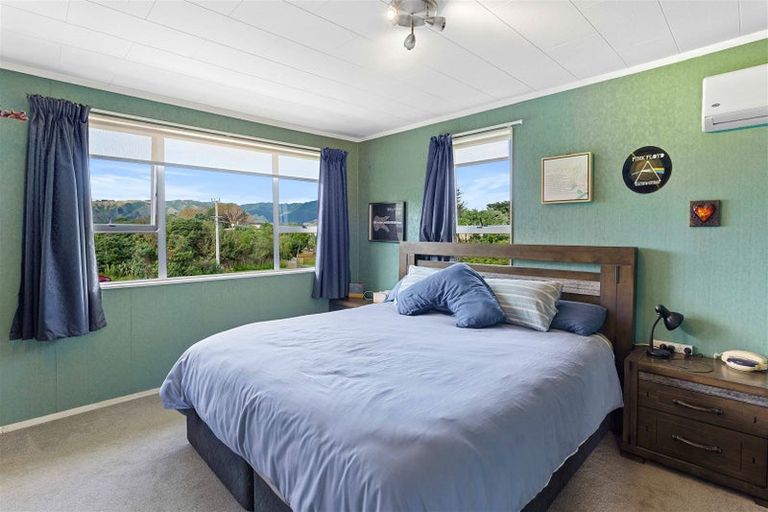 Photo of property in 43 Dixie Street, Te Horo Beach, Otaki, 5581