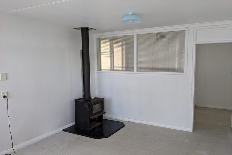 Photo of property in 9 Temuera Street, Otaki, 5512