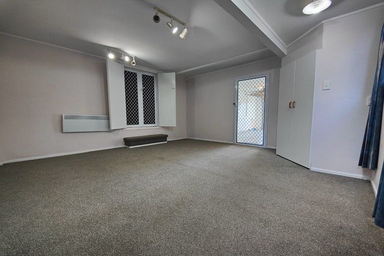 Photo of property in 37 Churchill Road, Cockle Bay, Auckland, 2014