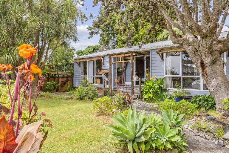 Photo of property in 5 Marere Avenue, Paraparaumu, 5032