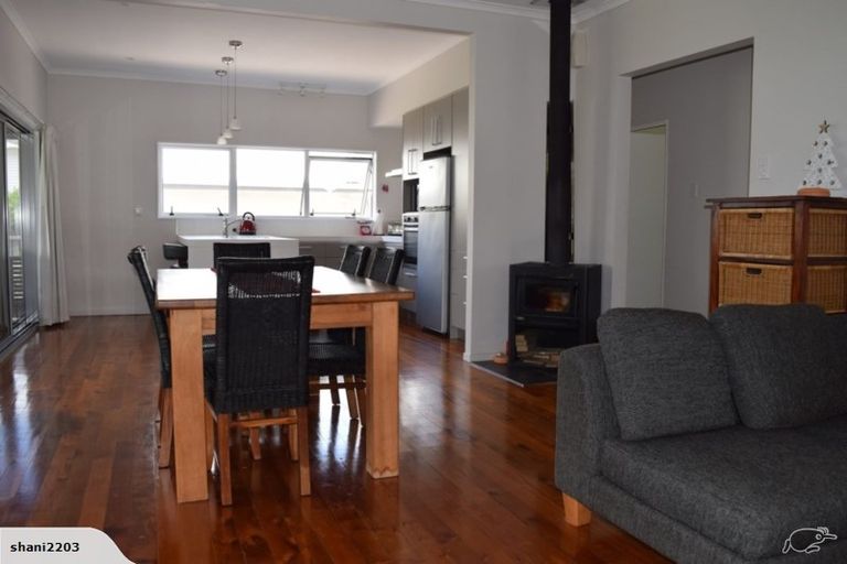 Photo of property in 243 One Tree Point Road, One Tree Point, 0118