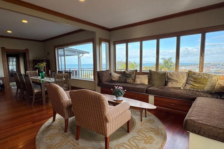 Photo of property in 6 Onslow Road, Bluff Hill, Napier, 4110