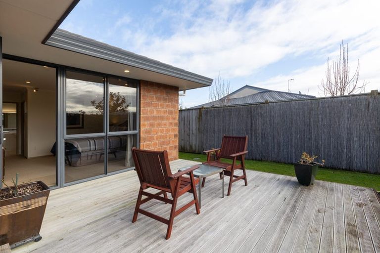 Photo of property in 48 Tennyson Avenue, Kelvin Grove, Palmerston North, 4414