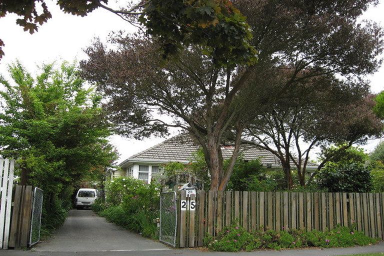 Photo of property in 25 Earnslaw Crescent, Bryndwr, Christchurch, 8053
