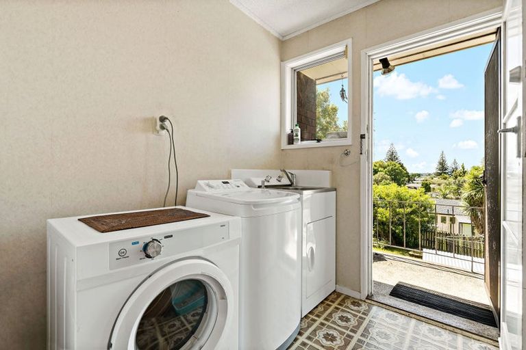 Photo of property in 30 Waimumu Road, Massey, Auckland, 0614