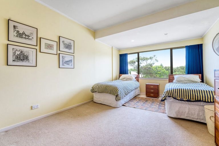 Photo of property in 9 Langstone Place, Chatswood, Auckland, 0626