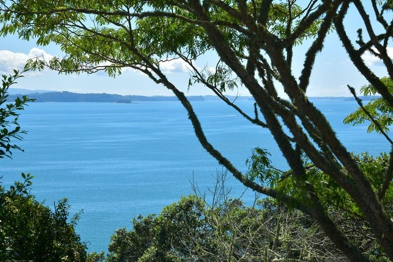 Photo of property in 106 Vipond Road, Stanmore Bay, Whangaparaoa, 0932