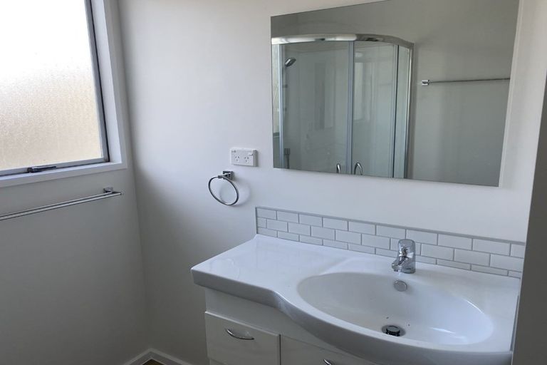 Photo of property in 35a Kuaka Crescent, Bromley, Christchurch, 8062