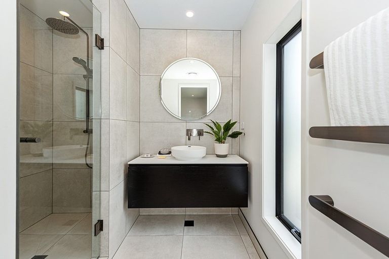 Photo of property in 2/23 Strowan Avenue, Fairfield, Hamilton, 3214