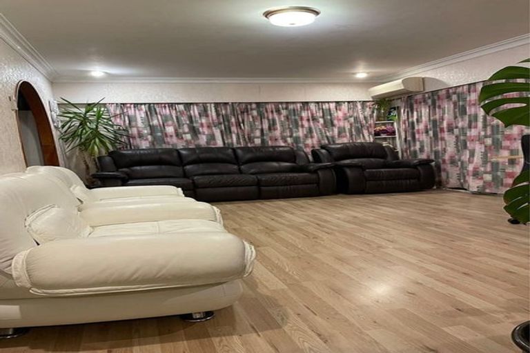 Photo of property in 15 Vanbrugh Place, Bucklands Beach, Auckland, 2014