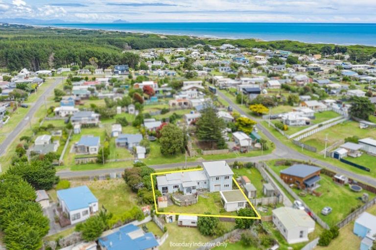 Photo of property in 5 Ngatiawa Street, Himatangi Beach, Foxton, 4891