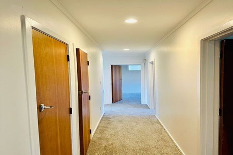 Photo of property in 10 Datura Place, Sunnynook, Auckland, 0620