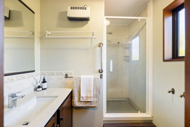 Photo of property in 10 Lodge Place, Ilam, Christchurch, 8041