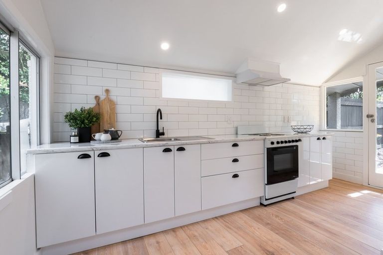 Photo of property in 15 Te Atatu Road, Te Atatu South, Auckland, 0610