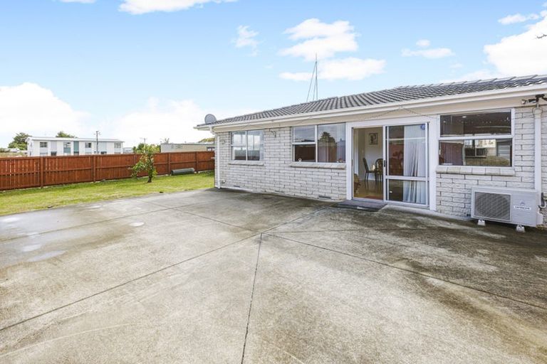 Photo of property in 2/5 Royal Arch Place, Rosehill, Papakura, 2113