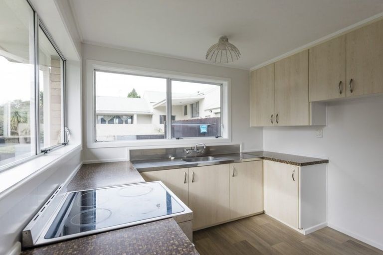 Photo of property in 18 Captain Scott Road, Glen Eden, Auckland, 0602