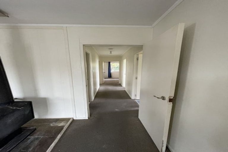 Photo of property in 28 Hinton Place, Weymouth, Auckland, 2103