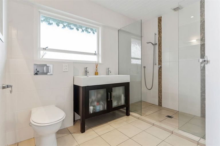 Photo of property in 37 Toroa Street, Torbay, Auckland, 0630