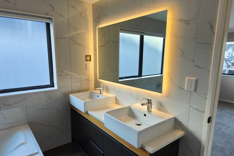 Photo of property in 6 Hautoa Lane, Flat Bush, Auckland, 2019