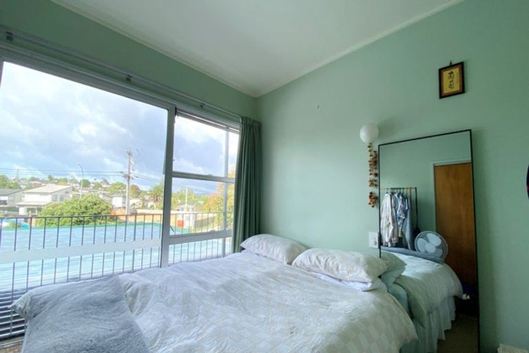 Photo of property in 28 Awaroa Road, Sunnyvale, Auckland, 0612