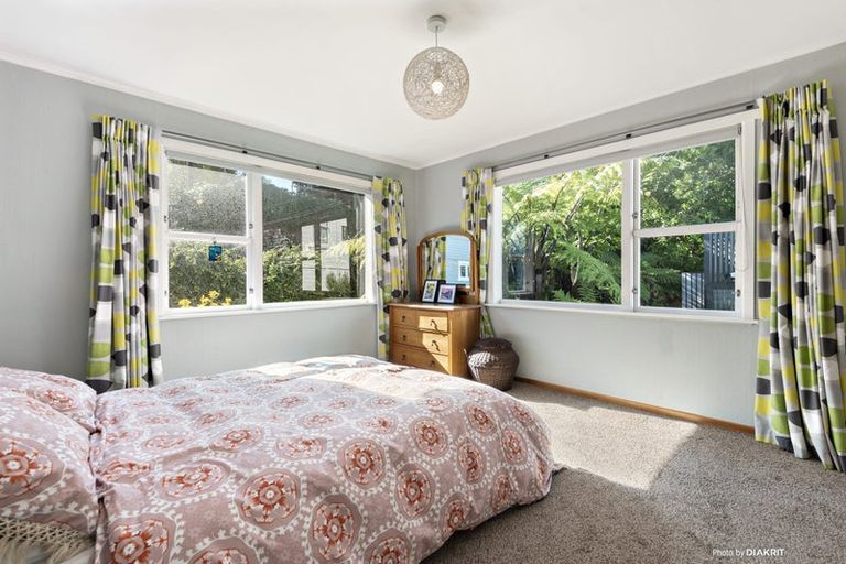 Photo of property in 115 Northland Road, Northland, Wellington, 6012