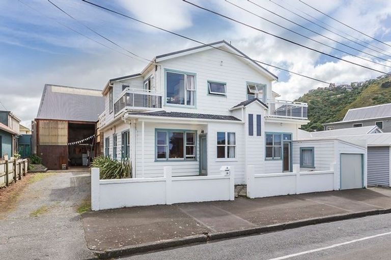 Photo of property in 26 Reef Street, Island Bay, Wellington, 6023