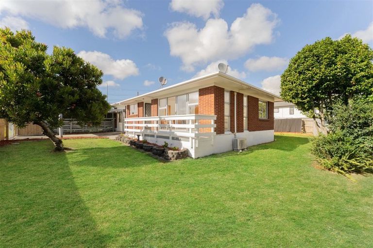 Photo of property in 2 Border Road, Henderson, Auckland, 0612