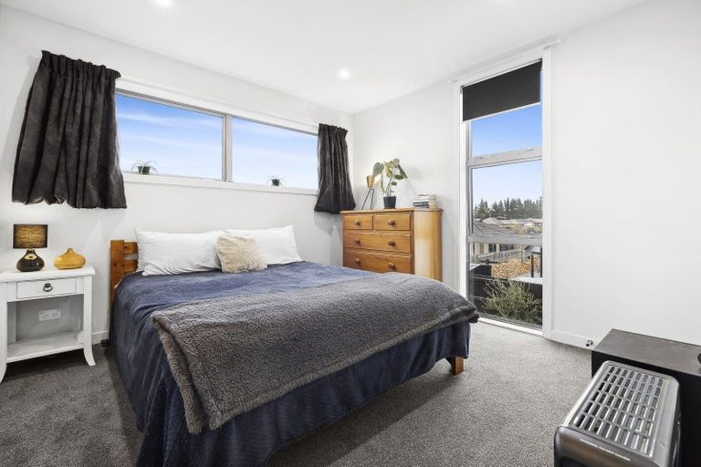 Photo of property in 15 Marbleleaf Lane, Albert Town, Wanaka, 9305