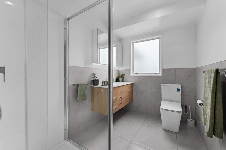 Photo of property in 9 Ohira Place, Henderson, Auckland, 0612