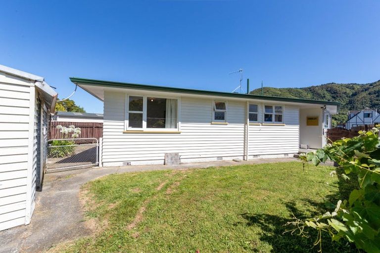 Photo of property in 4 California Drive, Totara Park, Upper Hutt, 5018