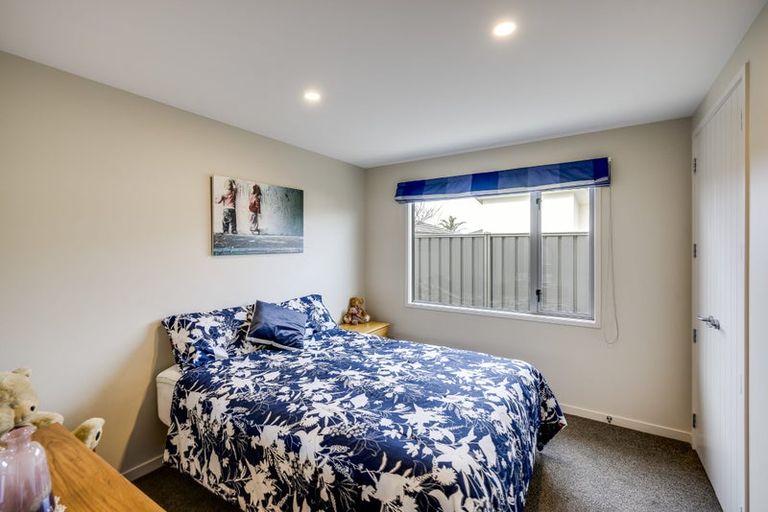 Photo of property in 52 Orotu Drive, Poraiti, Napier, 4112