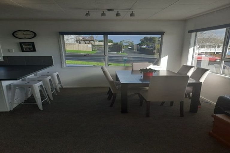 Photo of property in 9 Meadowood Drive, Unsworth Heights, Auckland, 0632