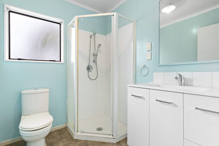 Photo of property in 4/14 Beaubank Road, Kelston, Auckland, 0602