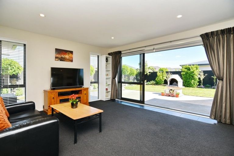 Photo of property in 16 Beech Drive, Rangiora, 7400