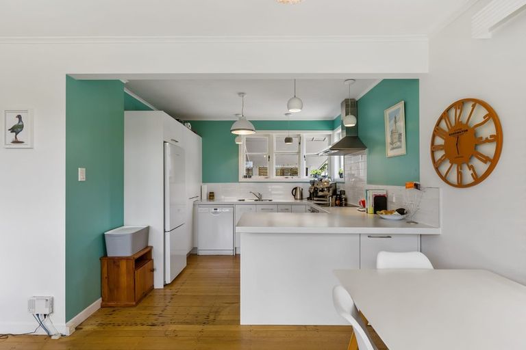 Photo of property in 2/41 Brandon Road, Glen Eden, Auckland, 0602