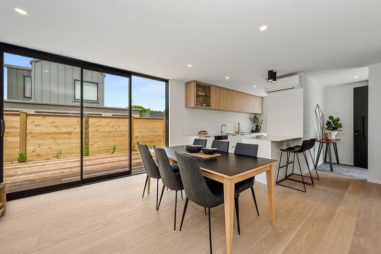 Photo of property in 2/23 Strowan Avenue, Fairfield, Hamilton, 3214