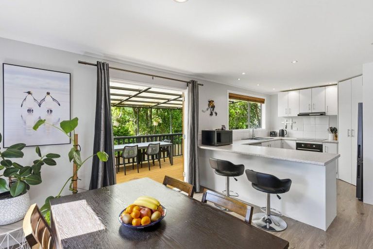 Photo of property in 92 Leinster Avenue, Raumati South, Paraparaumu, 5032