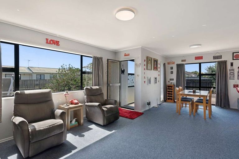 Photo of property in 3a Broadbelt Grove, Levin, 5510