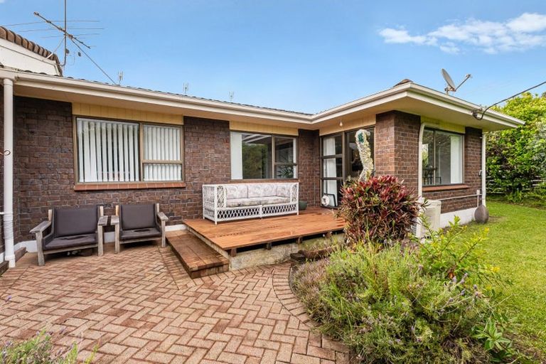 Photo of property in 37 Centreway Road, Orewa, 0931