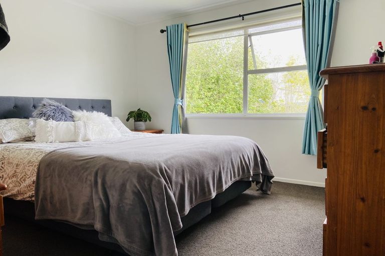 Photo of property in 16 Kirby Street, Glendene, Auckland, 0602