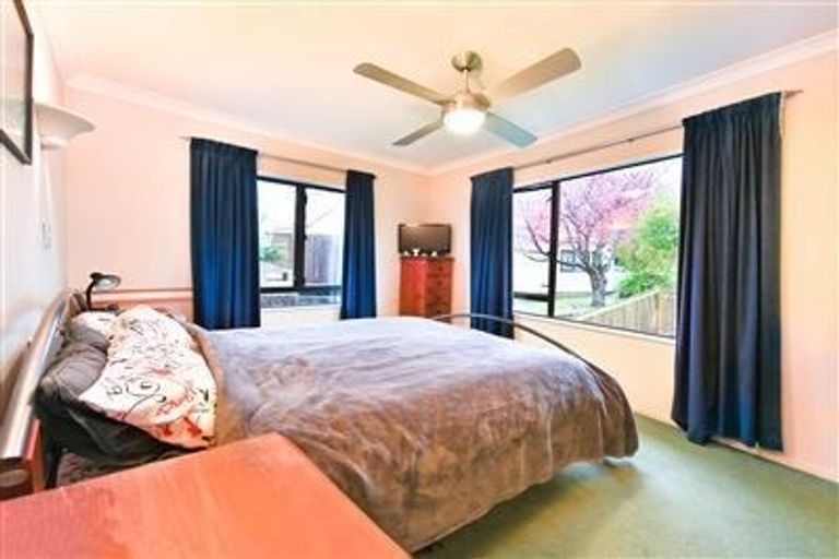 Photo of property in 8 Lorelei Place, Opaheke, Papakura, 2113