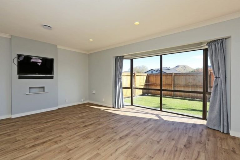 Photo of property in 77 Avondale Road, Taradale, Napier, 4112